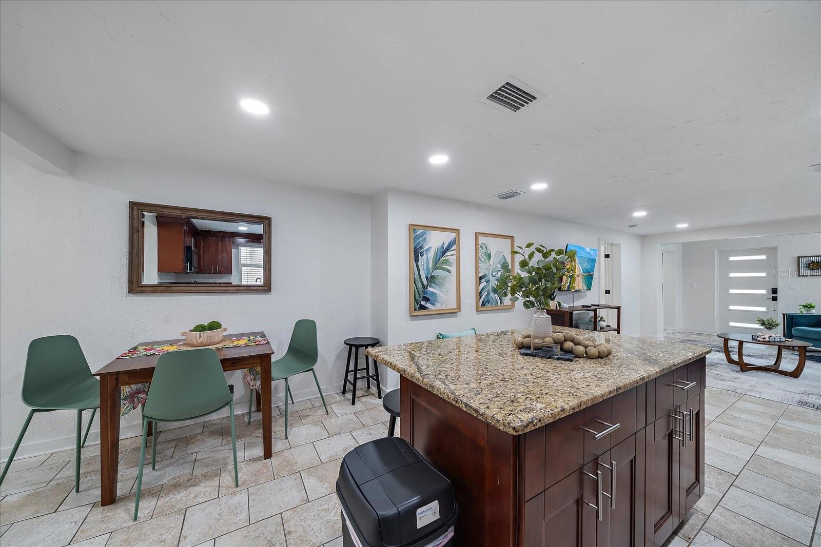 Image 5 of 65 For 2054 Roselawn Street