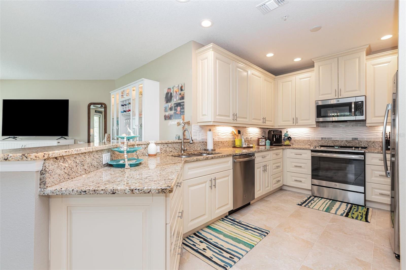 Image 5 of 24 For 3431 79th Street Circle W 101