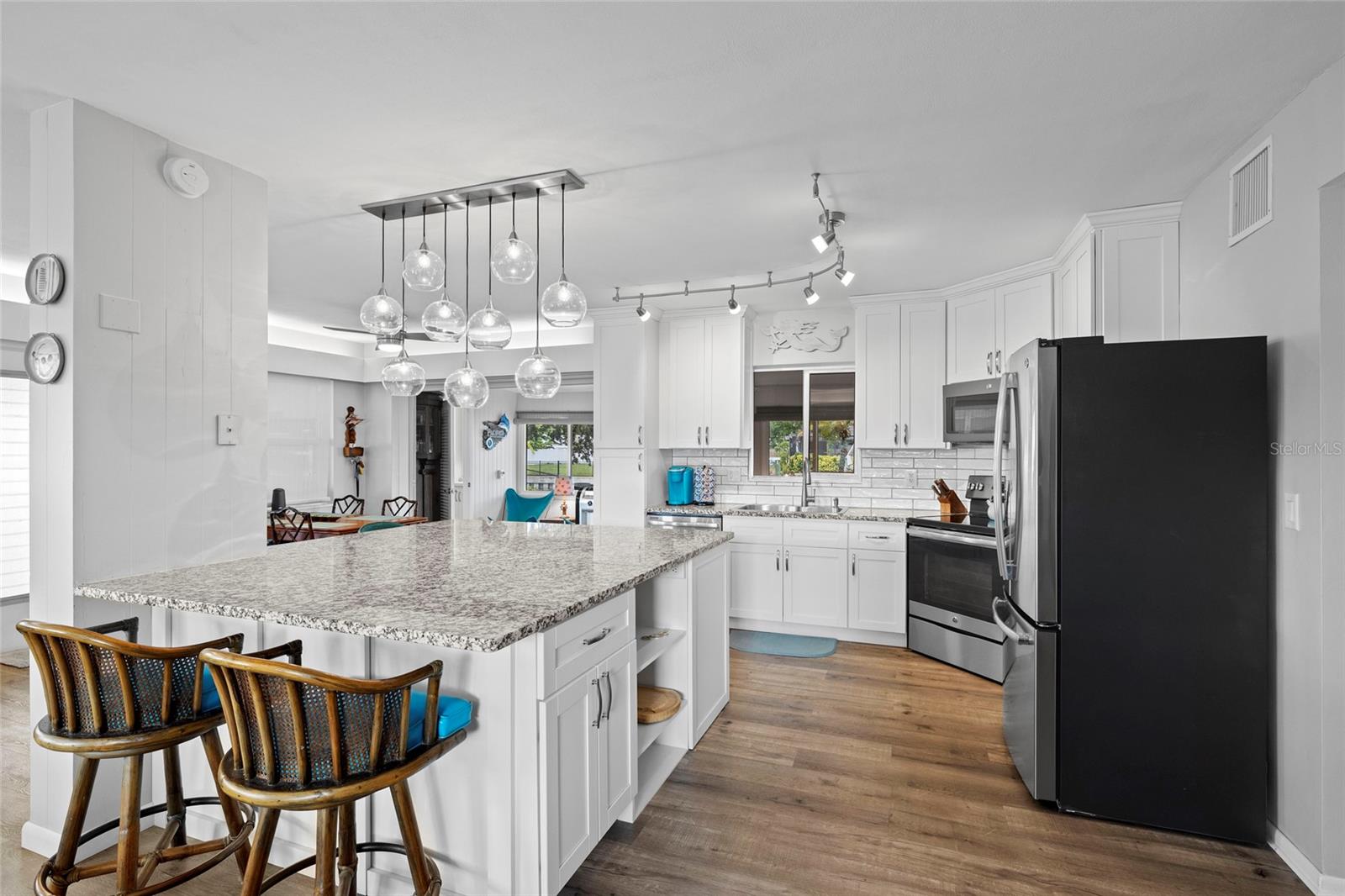 Image 11 of 48 For 804 Poinsettia Avenue