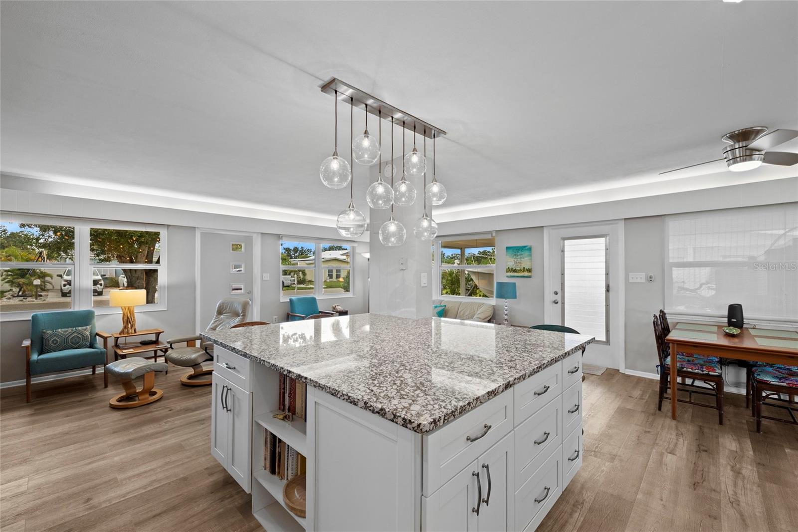 Image 12 of 48 For 804 Poinsettia Avenue