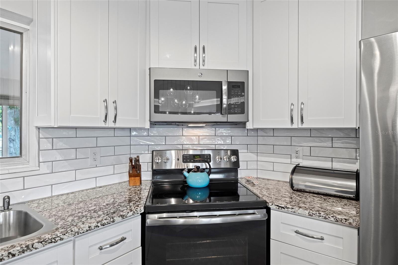 Image 16 of 48 For 804 Poinsettia Avenue