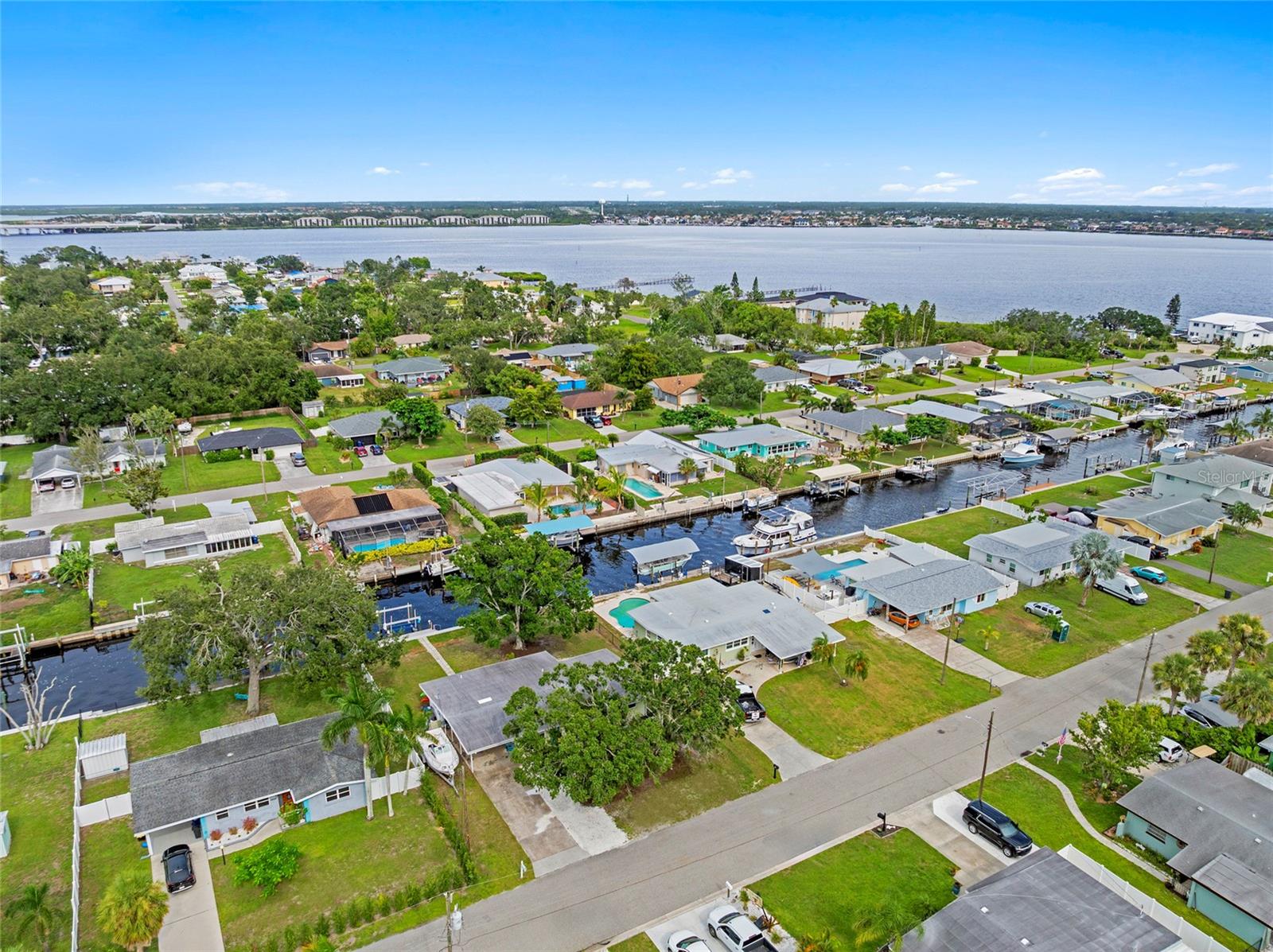 Image 3 of 48 For 804 Poinsettia Avenue