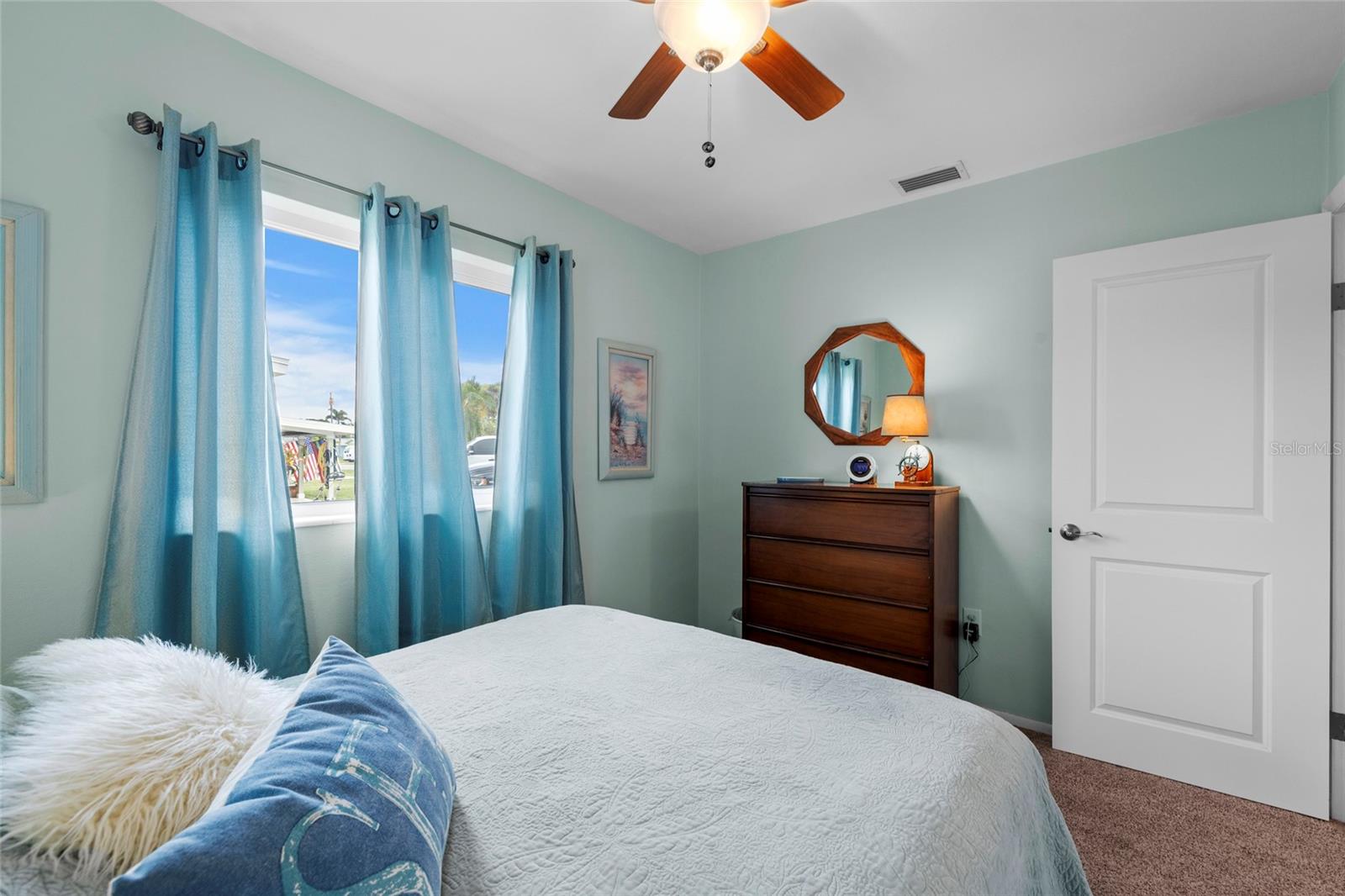 Image 30 of 48 For 804 Poinsettia Avenue