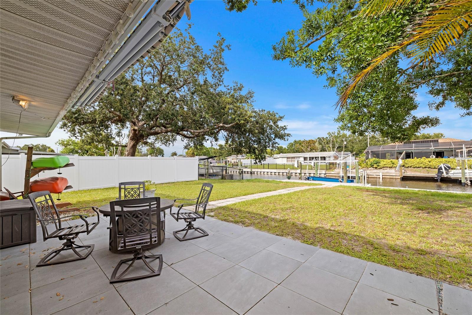 Image 36 of 48 For 804 Poinsettia Avenue