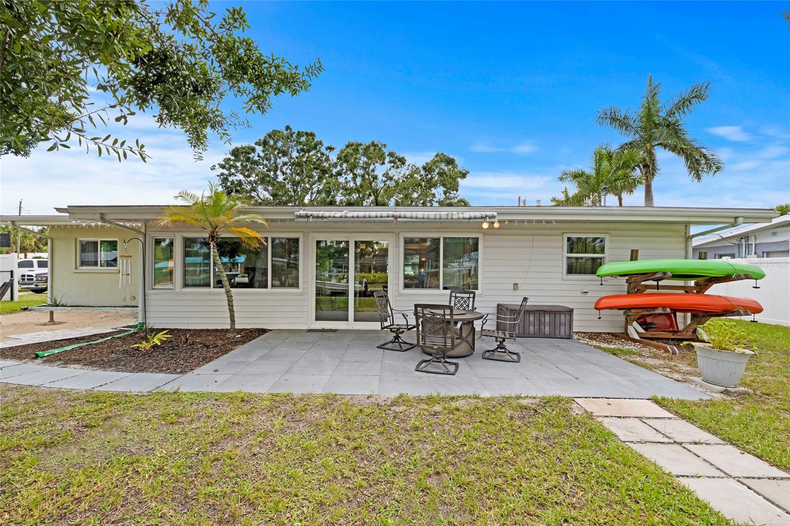 Image 37 of 48 For 804 Poinsettia Avenue