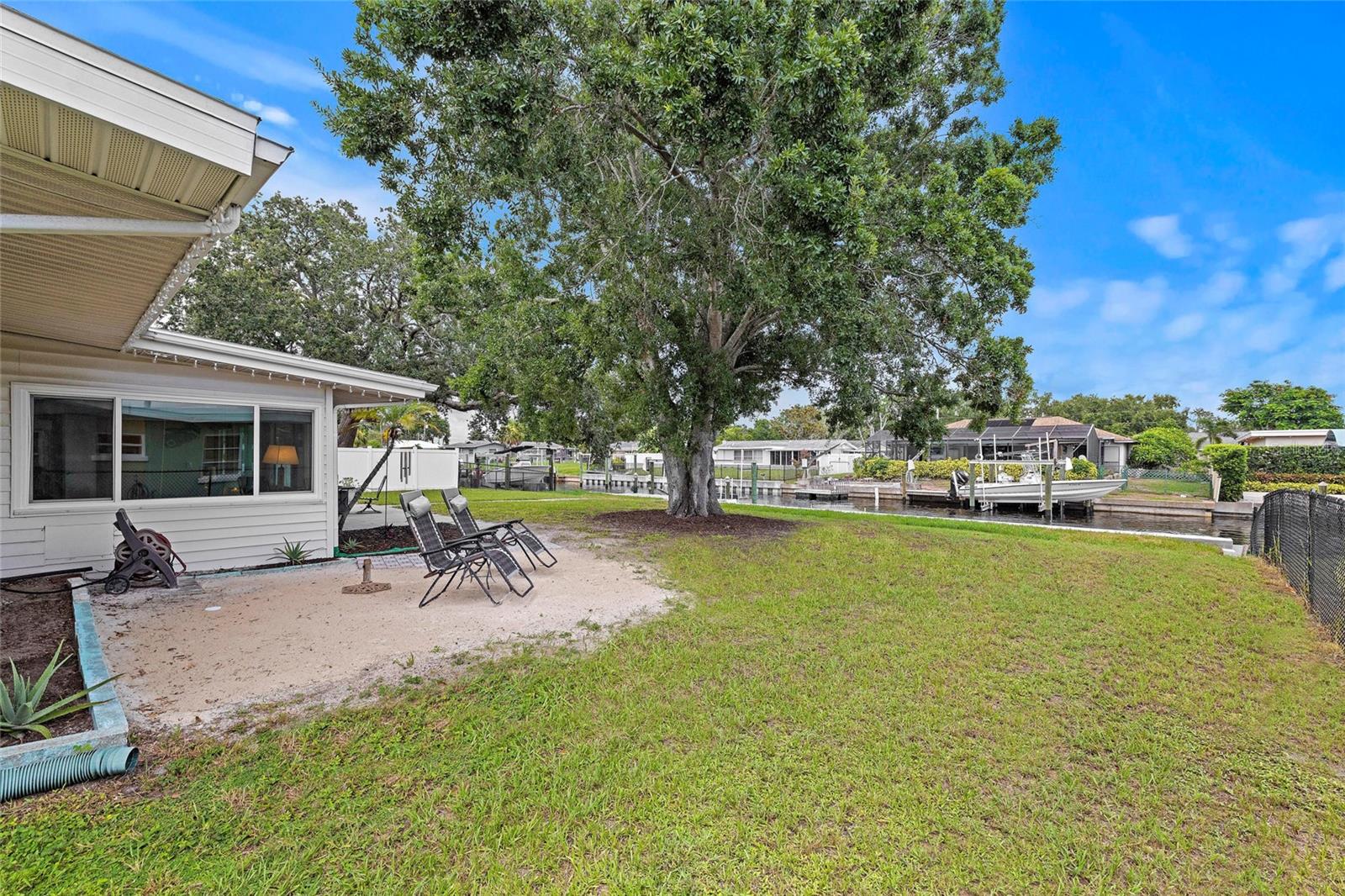 Image 46 of 48 For 804 Poinsettia Avenue