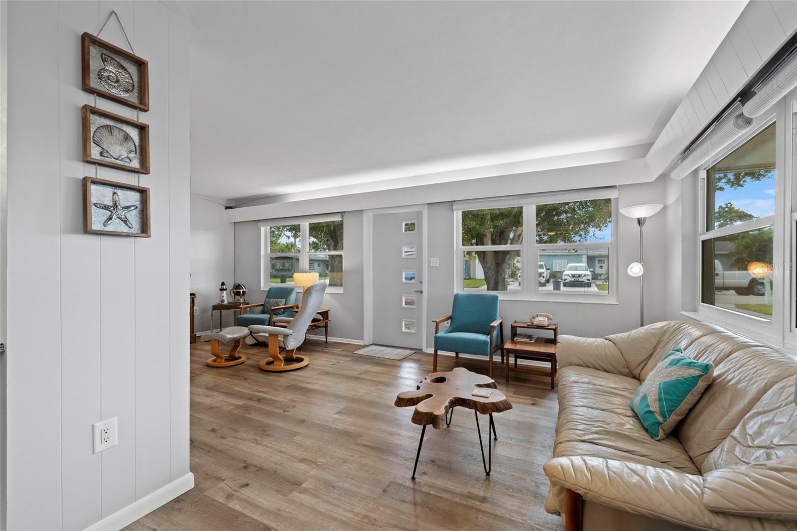 Image 8 of 48 For 804 Poinsettia Avenue