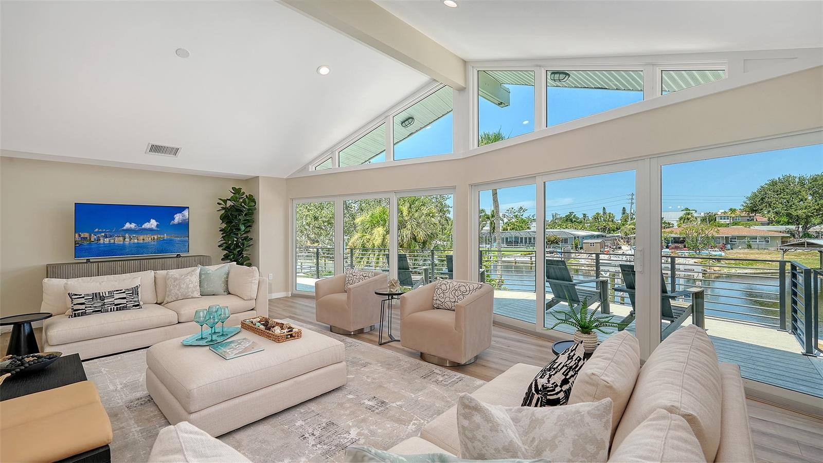 Image 10 of 96 For 5168 Sandy Cove