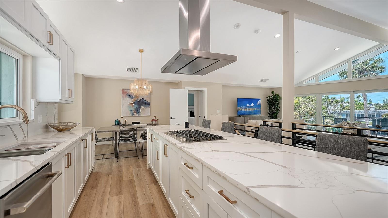 Image 18 of 96 For 5168 Sandy Cove
