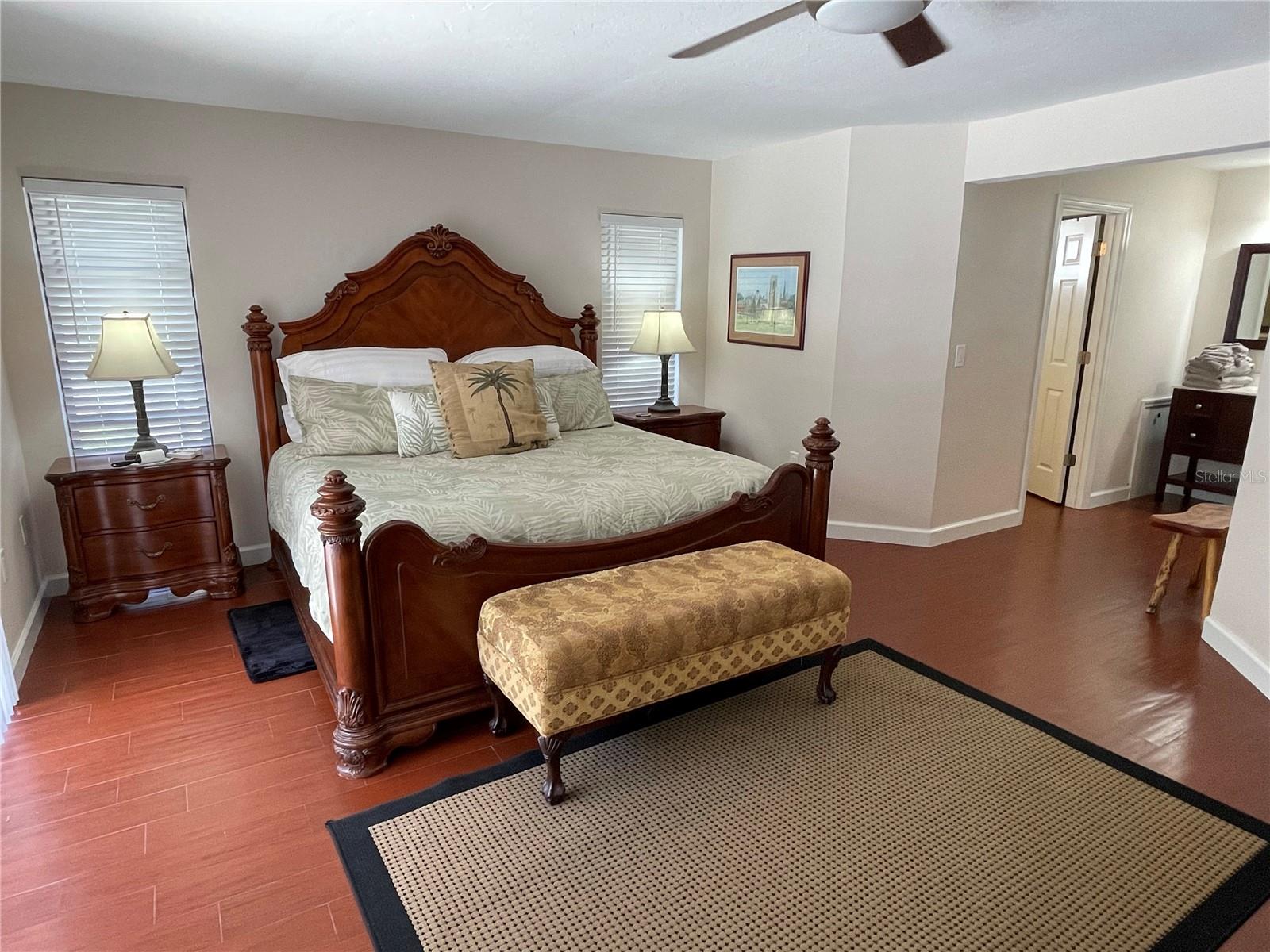 Image 13 of 41 For 4952 Rutland Gate
