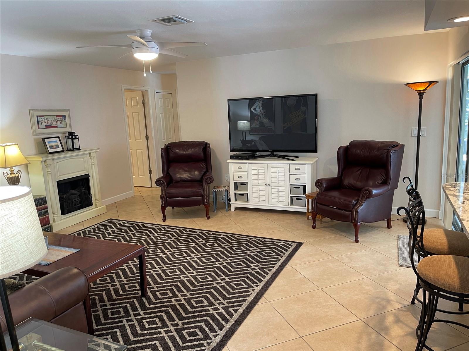 Image 17 of 41 For 4952 Rutland Gate