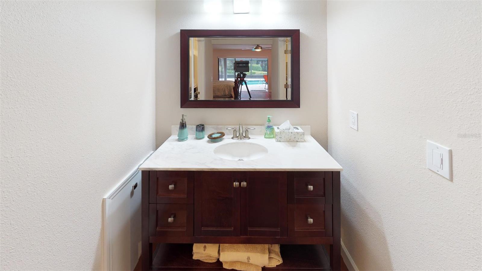 Image 21 of 41 For 4952 Rutland Gate