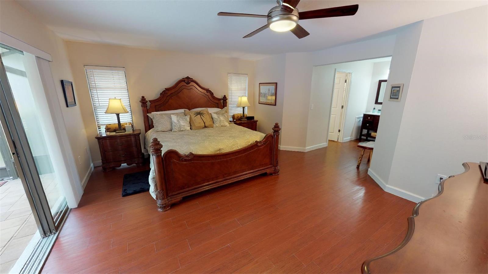 Image 36 of 41 For 4952 Rutland Gate