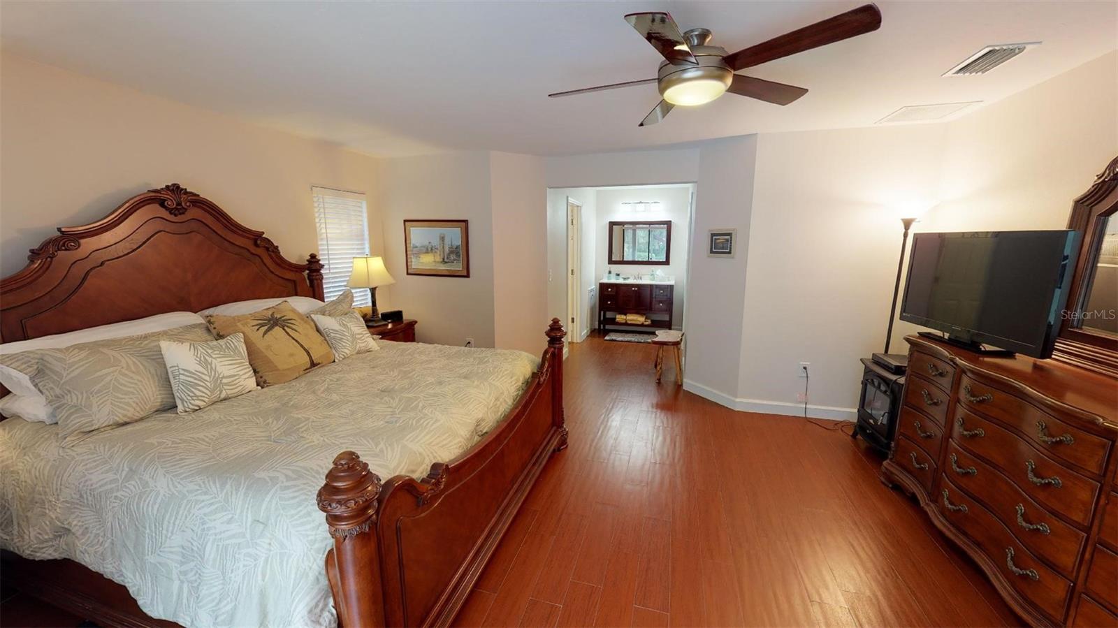 Image 8 of 41 For 4952 Rutland Gate