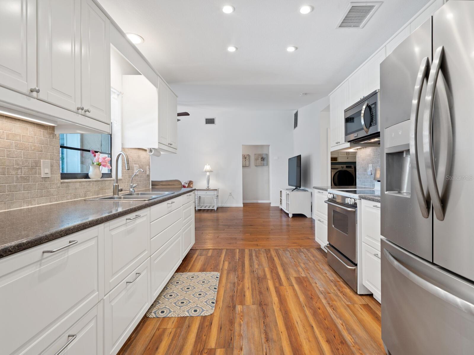 Image 10 of 51 For 2109 39th Street W
