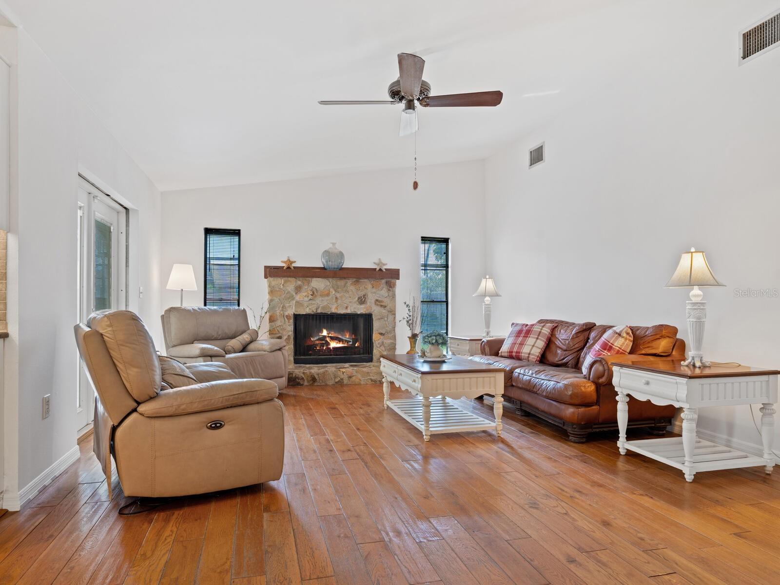 Image 2 of 51 For 2109 39th Street W