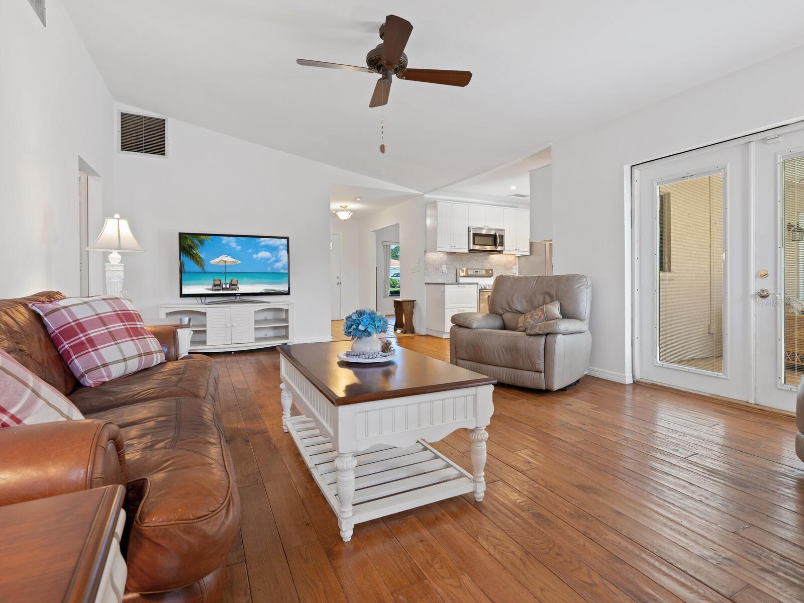 Image 6 of 51 For 2109 39th Street W