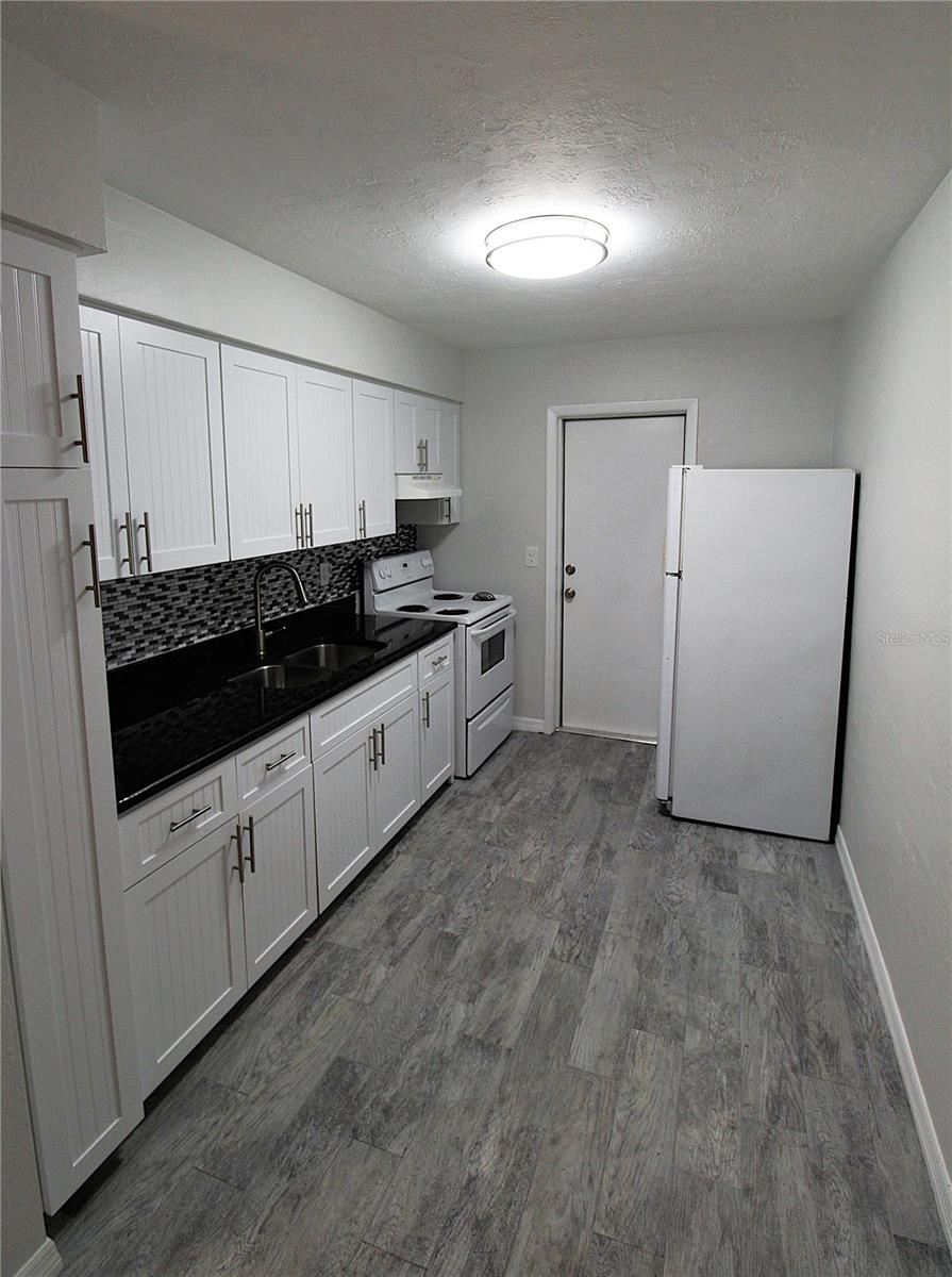 Image 2 of 7 For 6329 Gateway Avenue