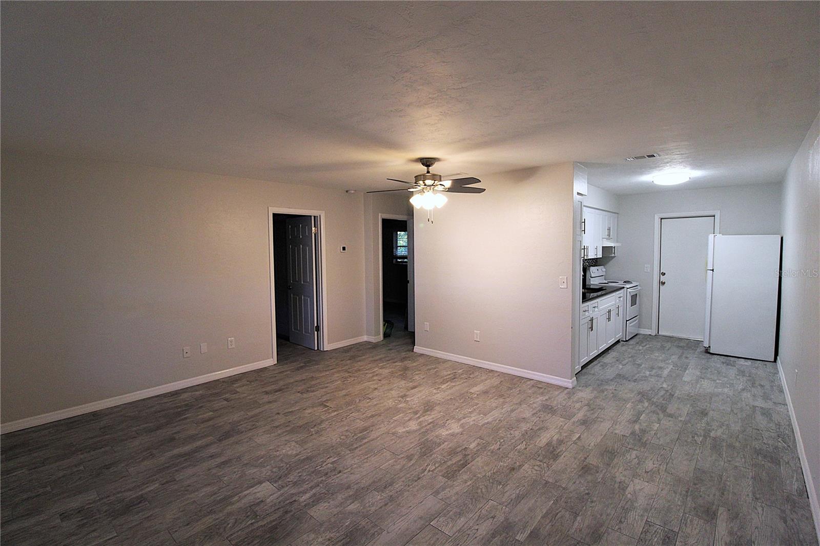 Image 3 of 7 For 6329 Gateway Avenue