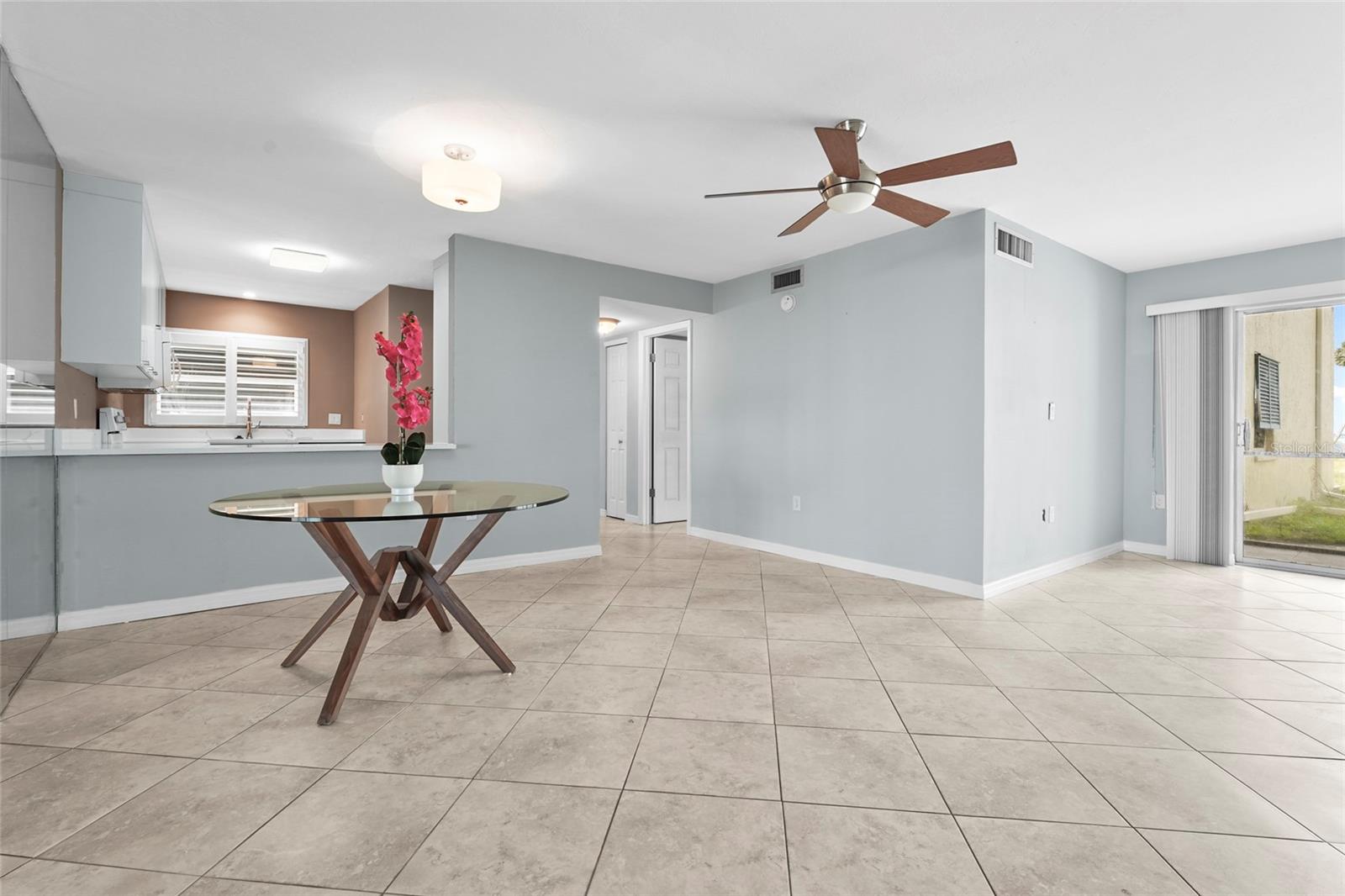 Image 13 of 72 For 4660 Ocean Boulevard Q1