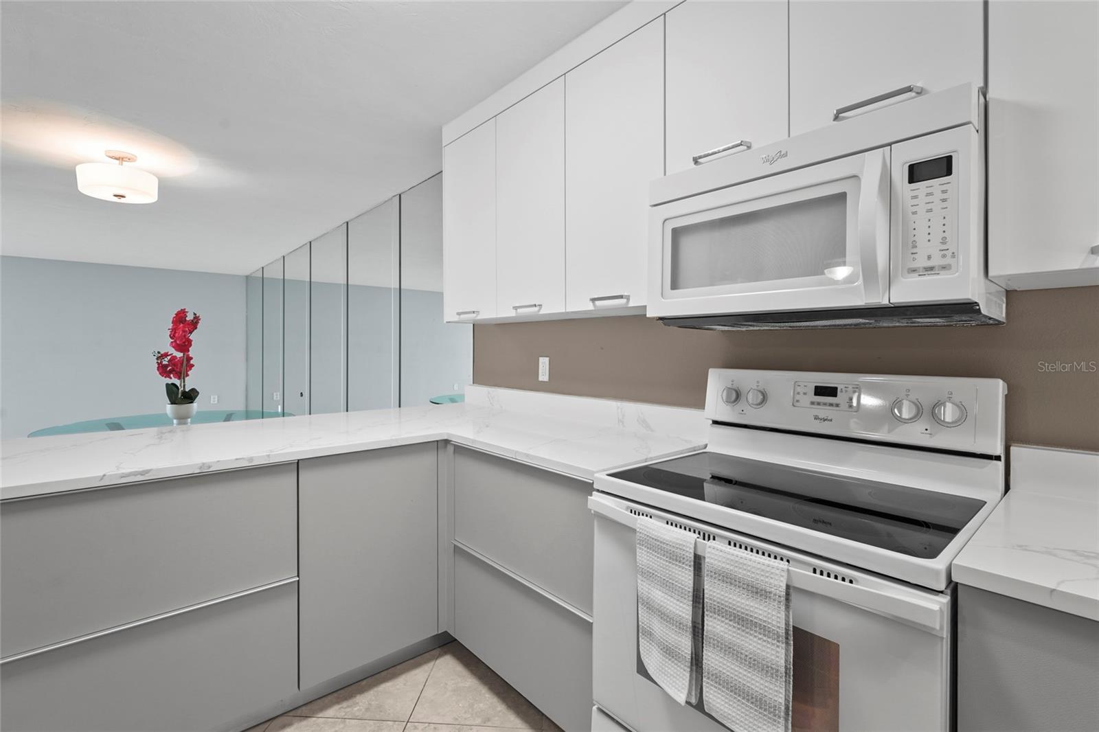 Image 21 of 72 For 4660 Ocean Boulevard Q1