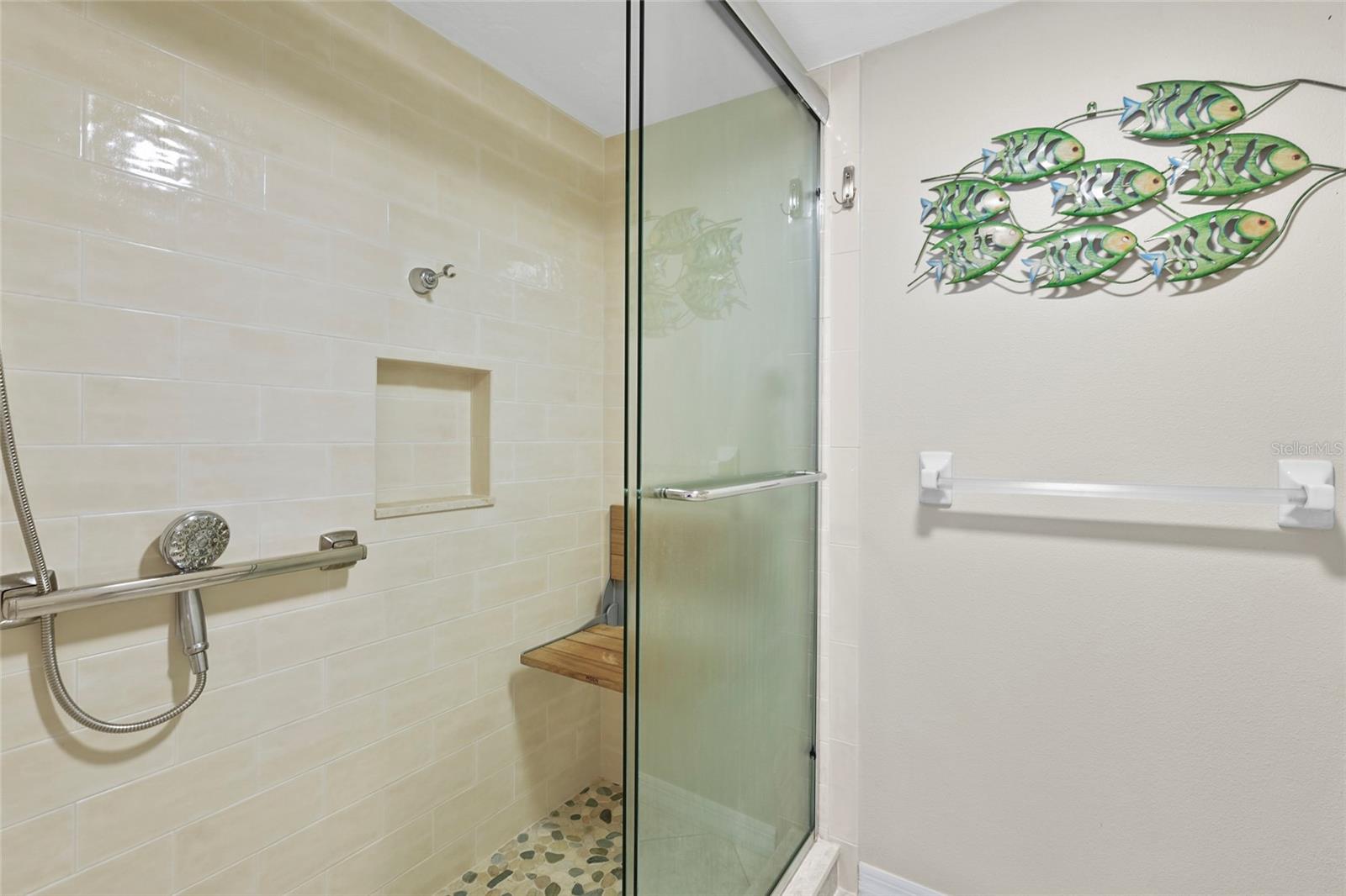 Image 24 of 72 For 4660 Ocean Boulevard Q1