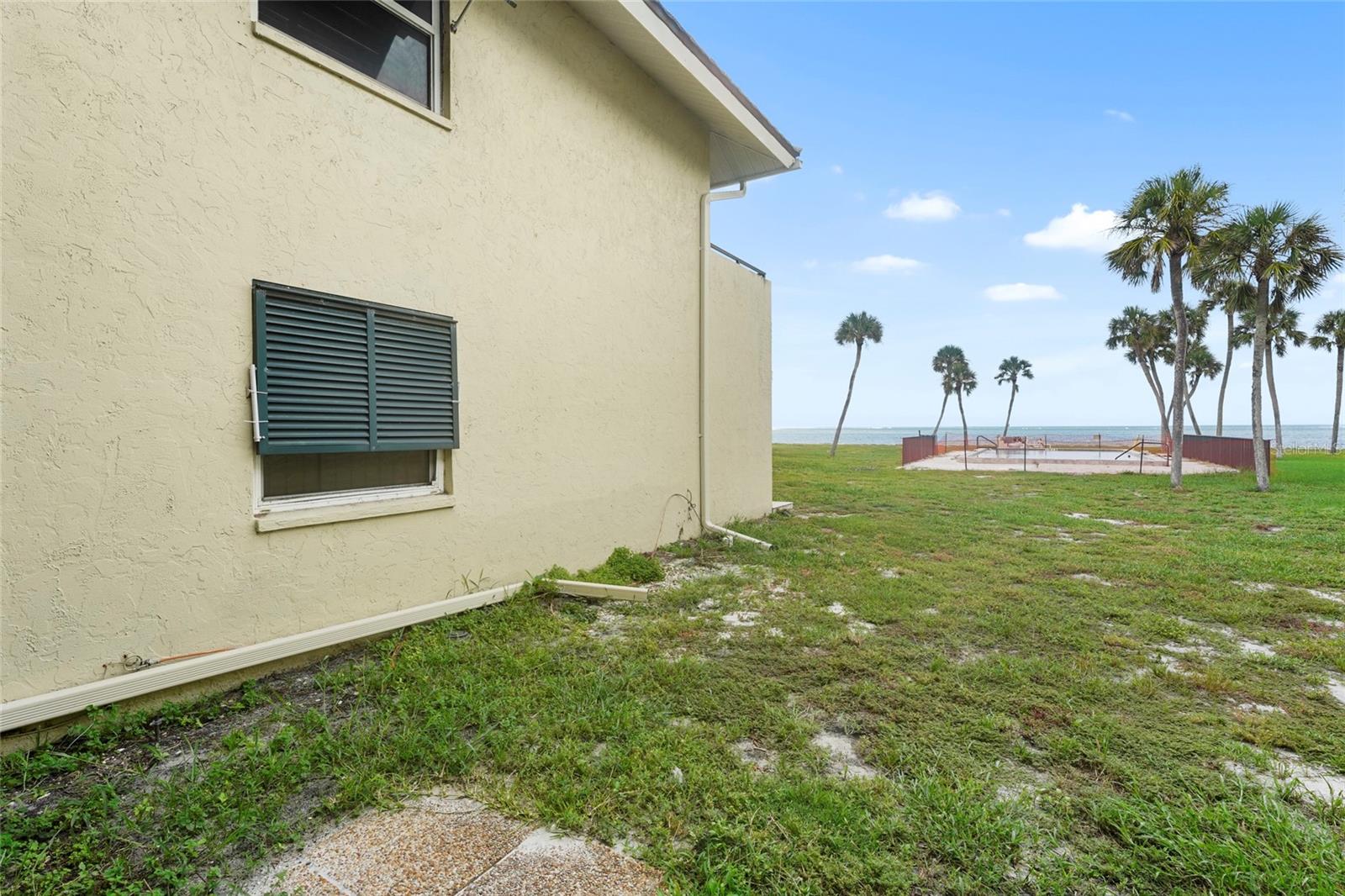 Image 34 of 72 For 4660 Ocean Boulevard Q1