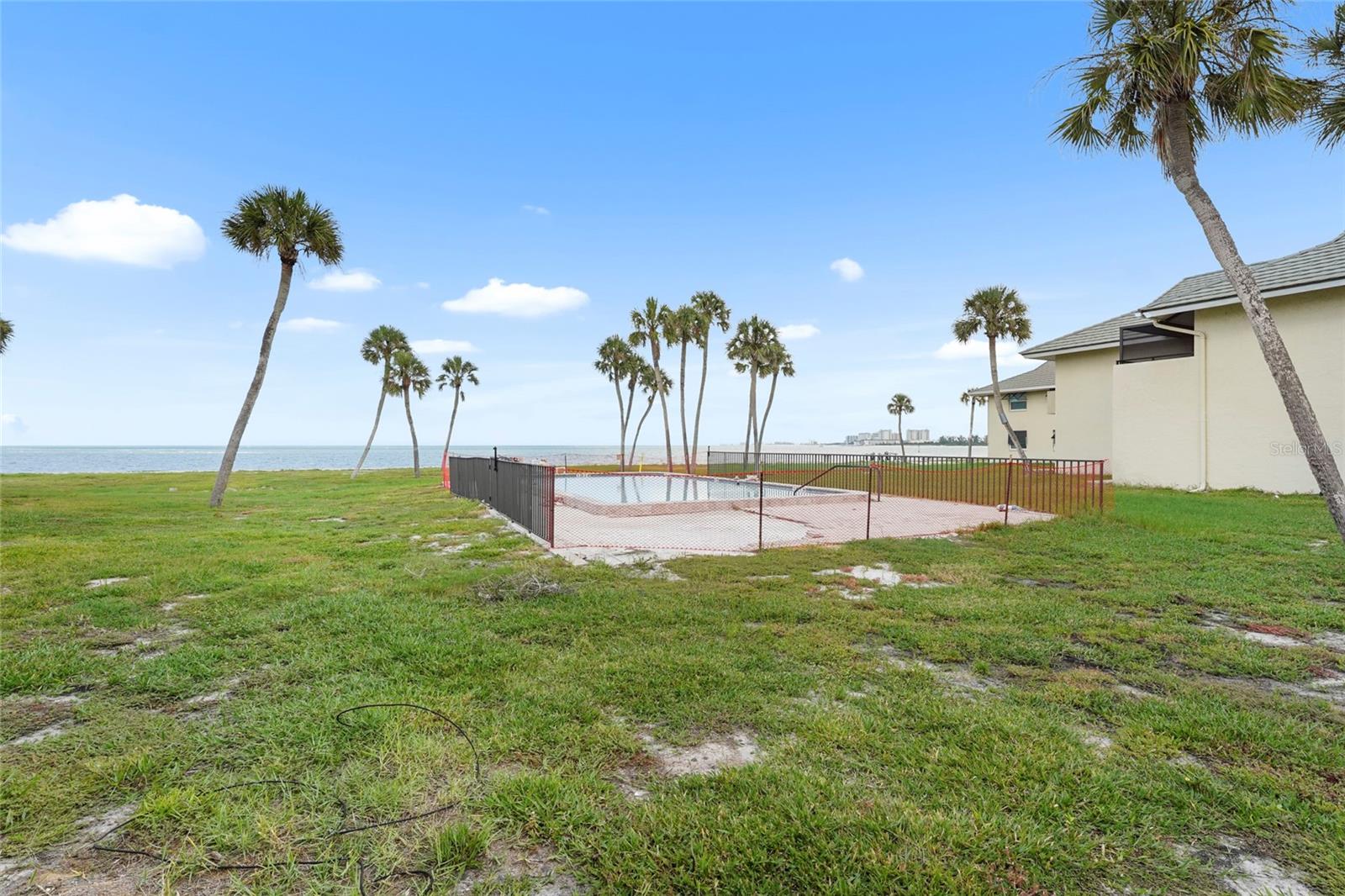 Image 35 of 72 For 4660 Ocean Boulevard Q1
