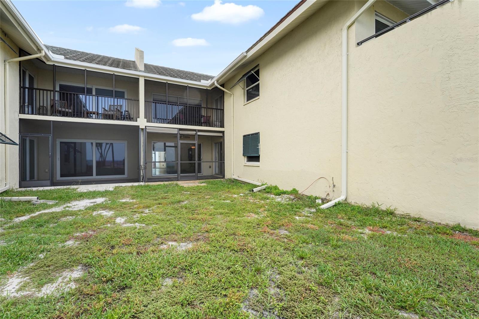 Image 36 of 72 For 4660 Ocean Boulevard Q1