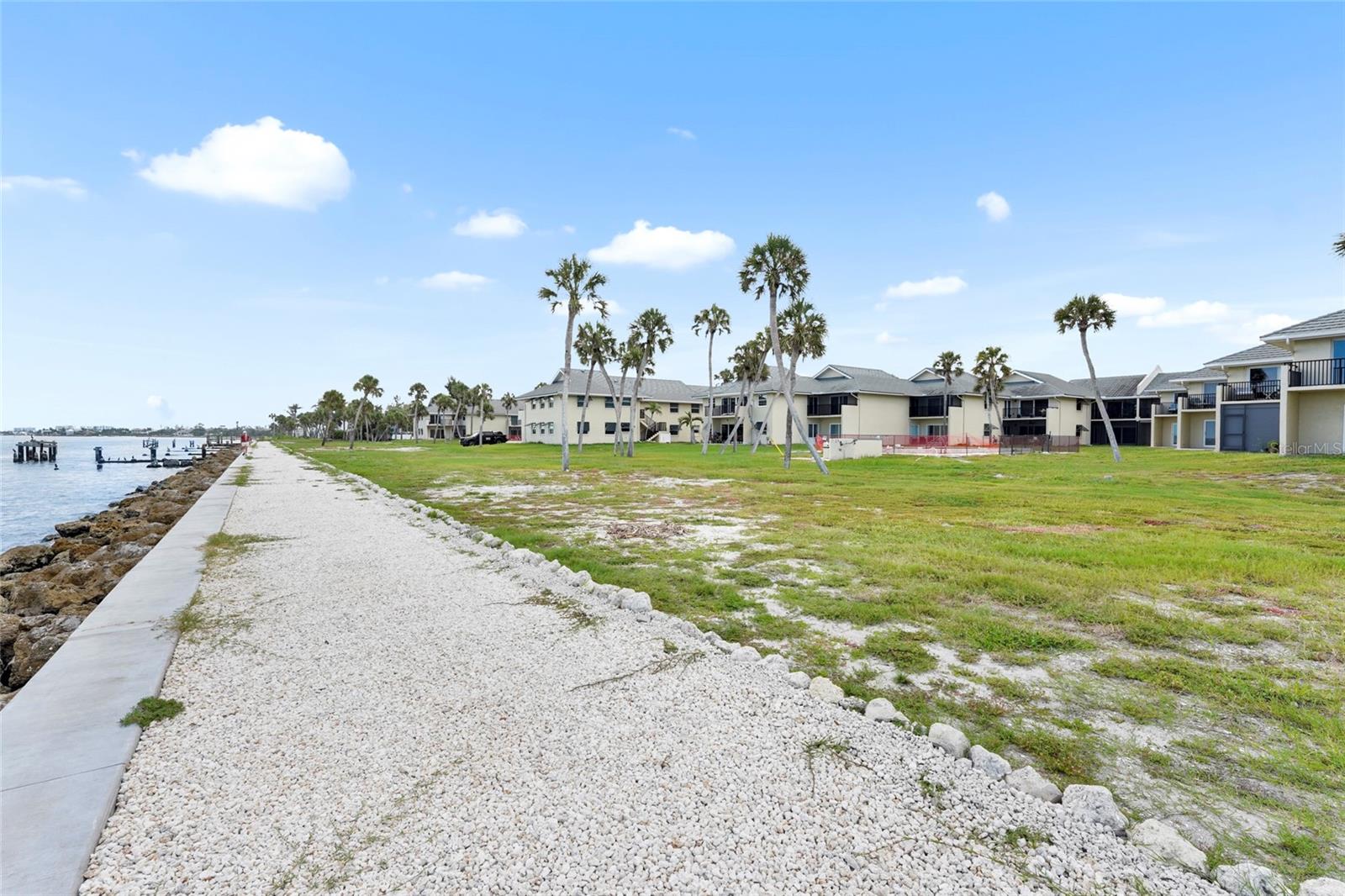 Image 37 of 72 For 4660 Ocean Boulevard Q1