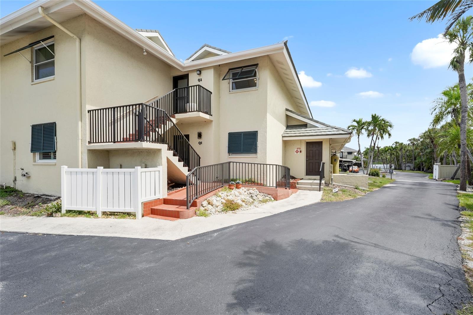 Image 5 of 72 For 4660 Ocean Boulevard Q1