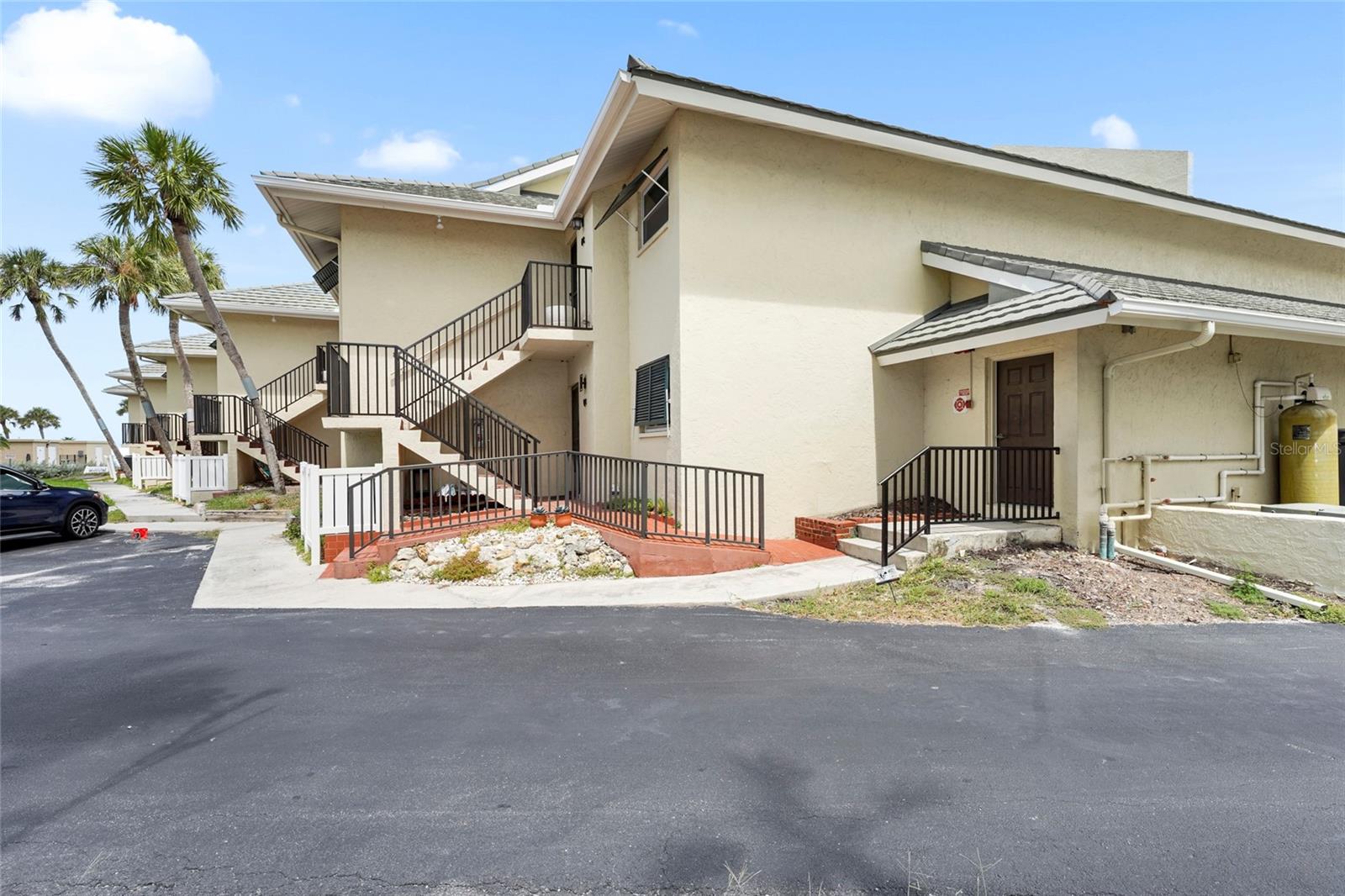 Image 61 of 72 For 4660 Ocean Boulevard Q1