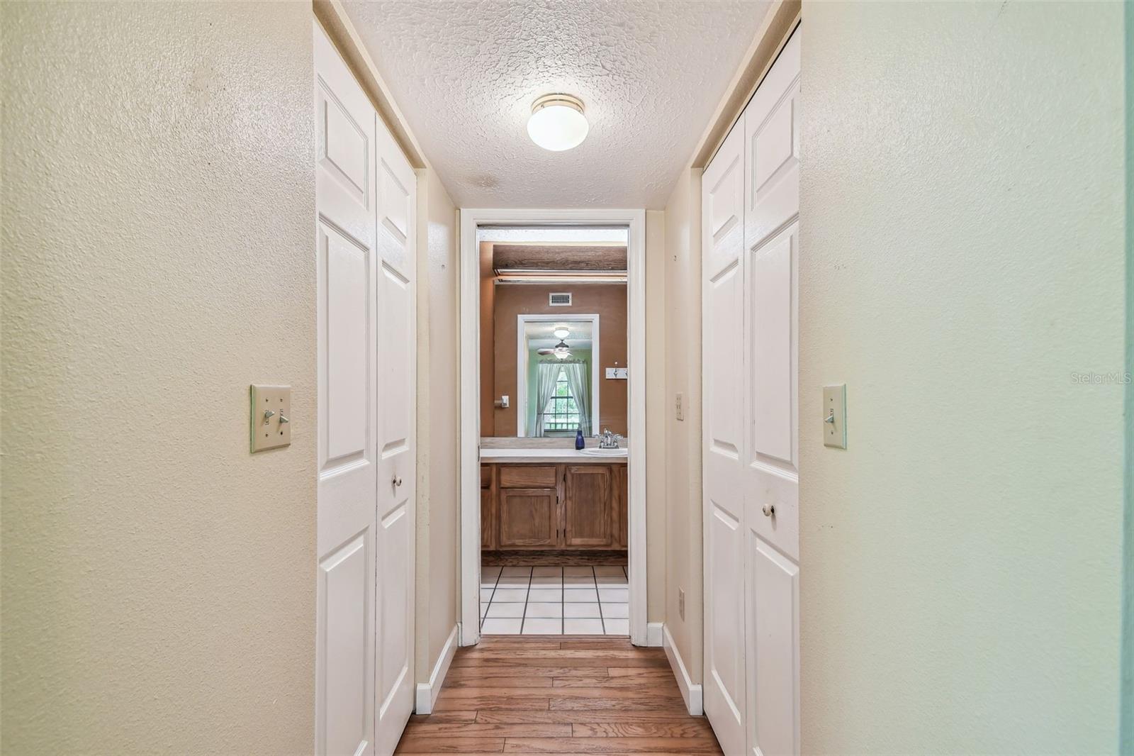 Listing photo id 17 for 1611 Wagonwheel Road