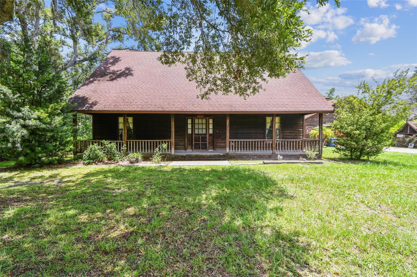 Listing photo id 0 for 1611 Wagonwheel Road