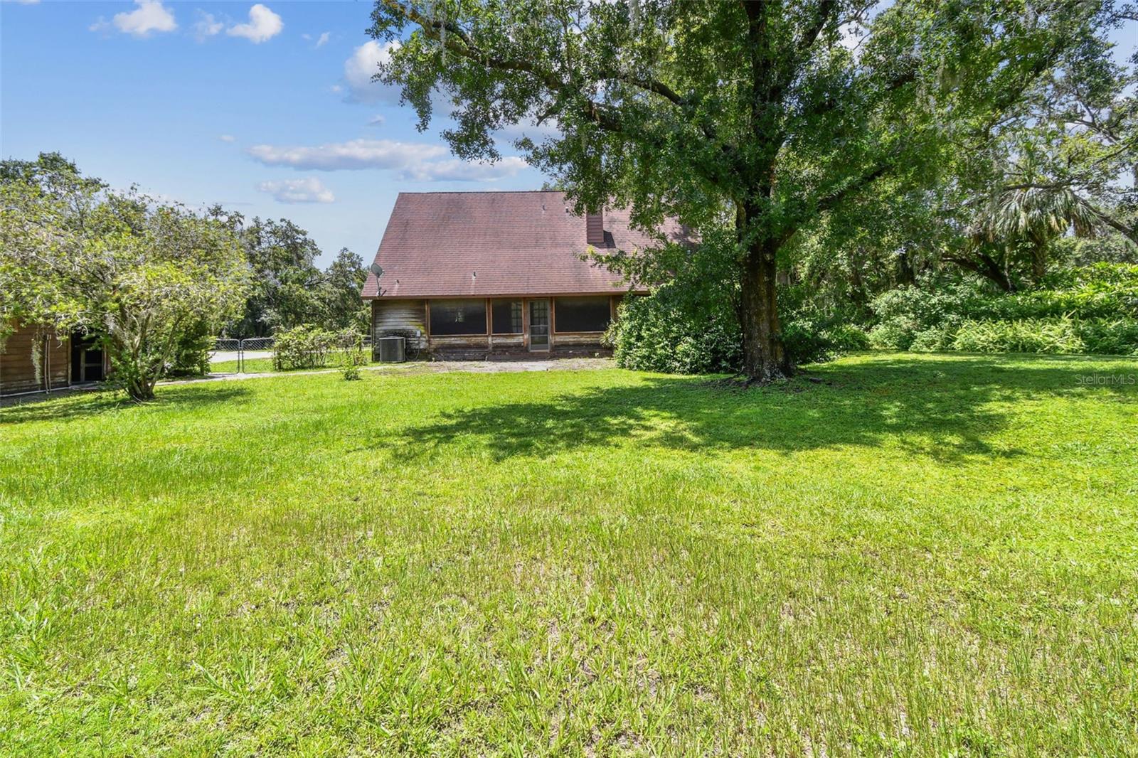Listing photo id 36 for 1611 Wagonwheel Road