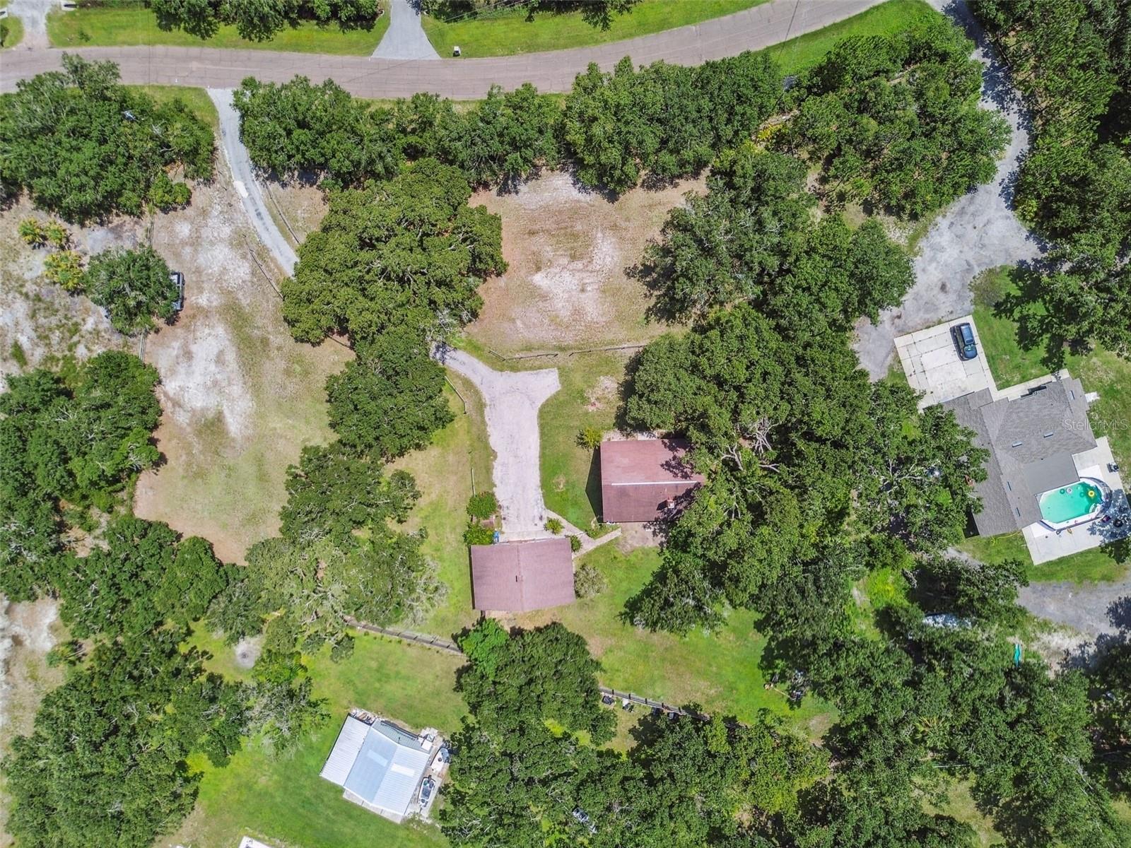 Listing photo id 40 for 1611 Wagonwheel Road