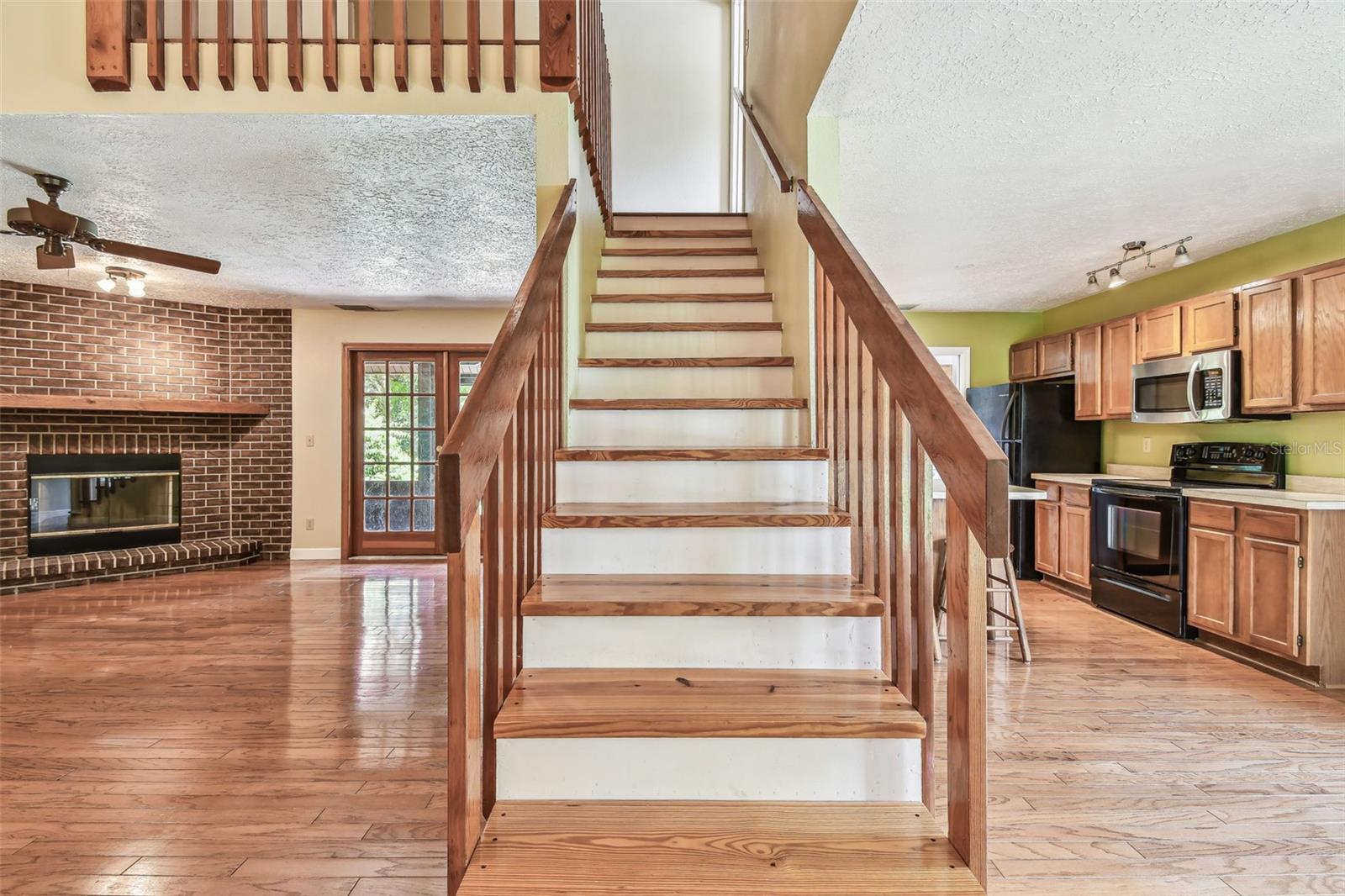Listing photo id 6 for 1611 Wagonwheel Road