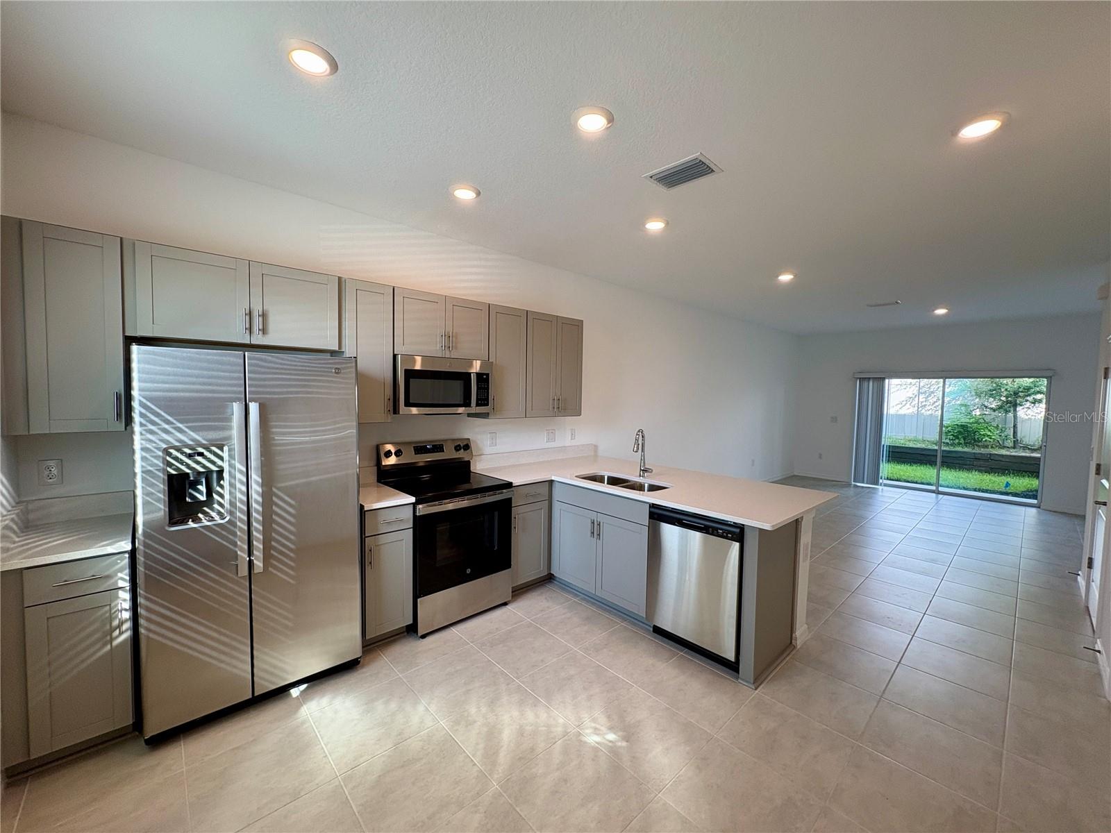 Image 5 of 23 For 8576 Daybreak Street