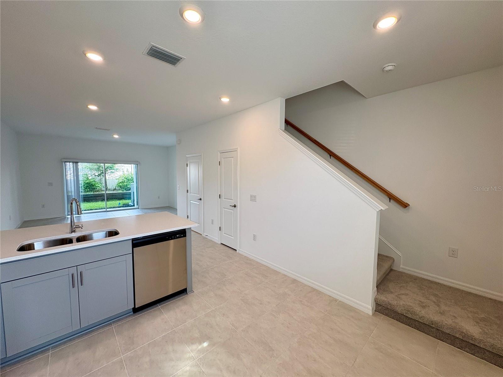 Image 6 of 23 For 8576 Daybreak Street