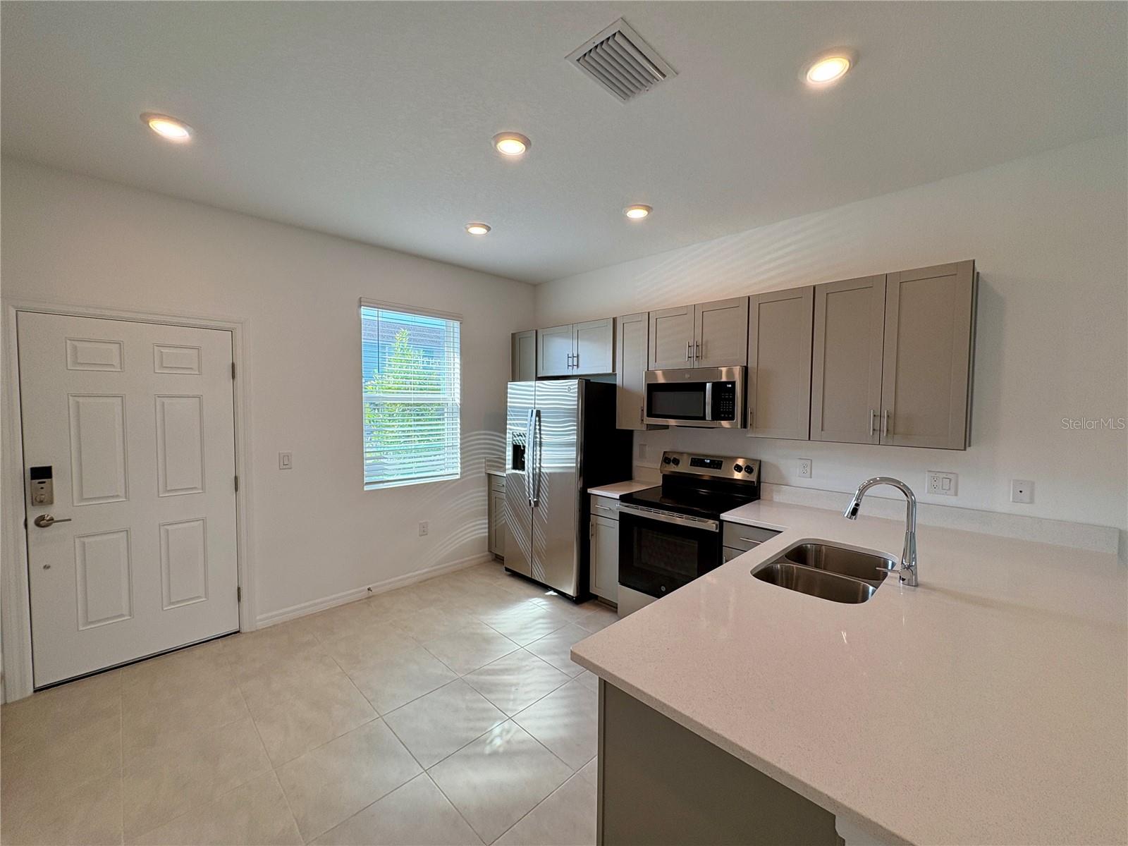 Image 7 of 23 For 8576 Daybreak Street