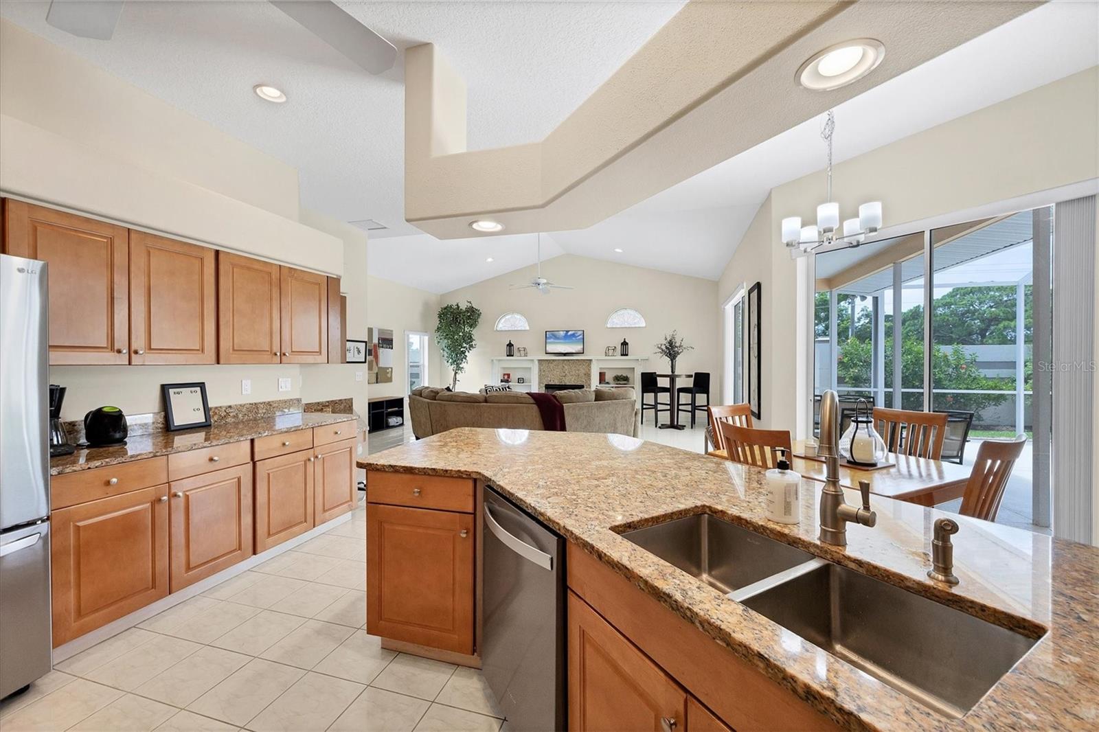 Image 11 of 30 For 6392 Woodbirch Place
