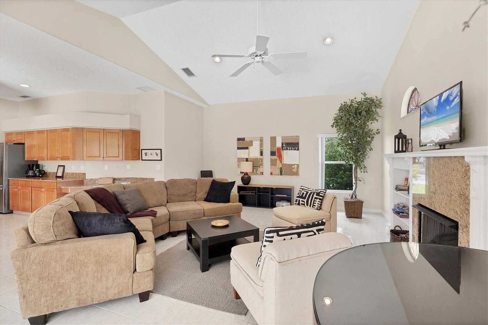 Image 15 of 30 For 6392 Woodbirch Place
