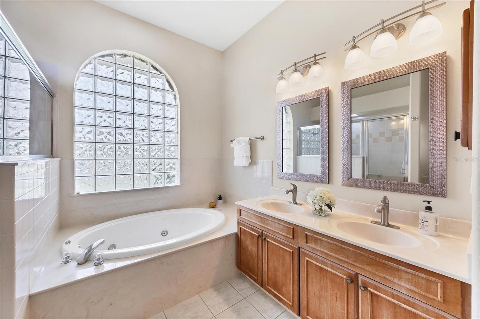 Image 19 of 30 For 6392 Woodbirch Place