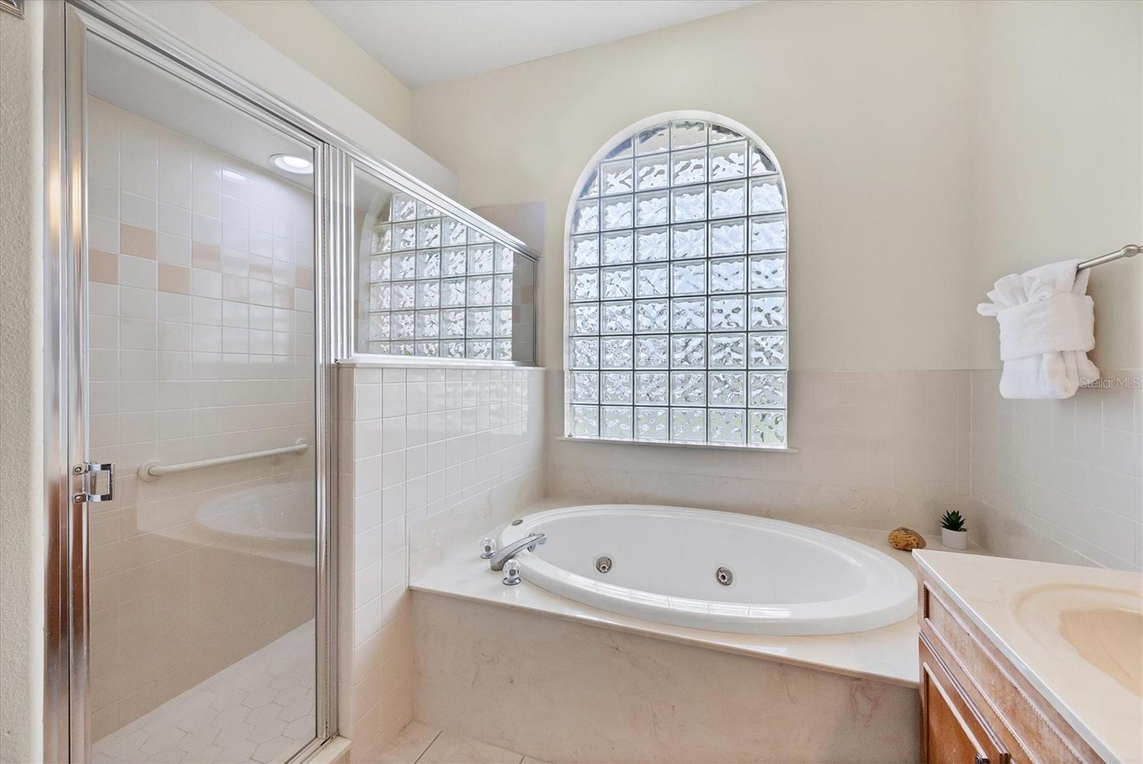 Image 20 of 30 For 6392 Woodbirch Place