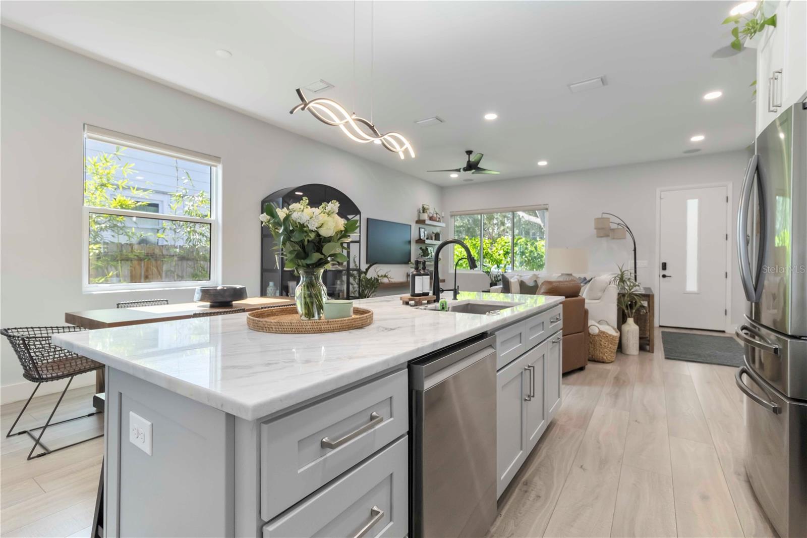 Image 14 of 41 For 3835 1st Avenue N