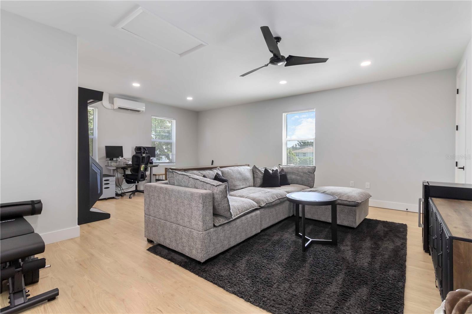 Image 30 of 41 For 3835 1st Avenue N