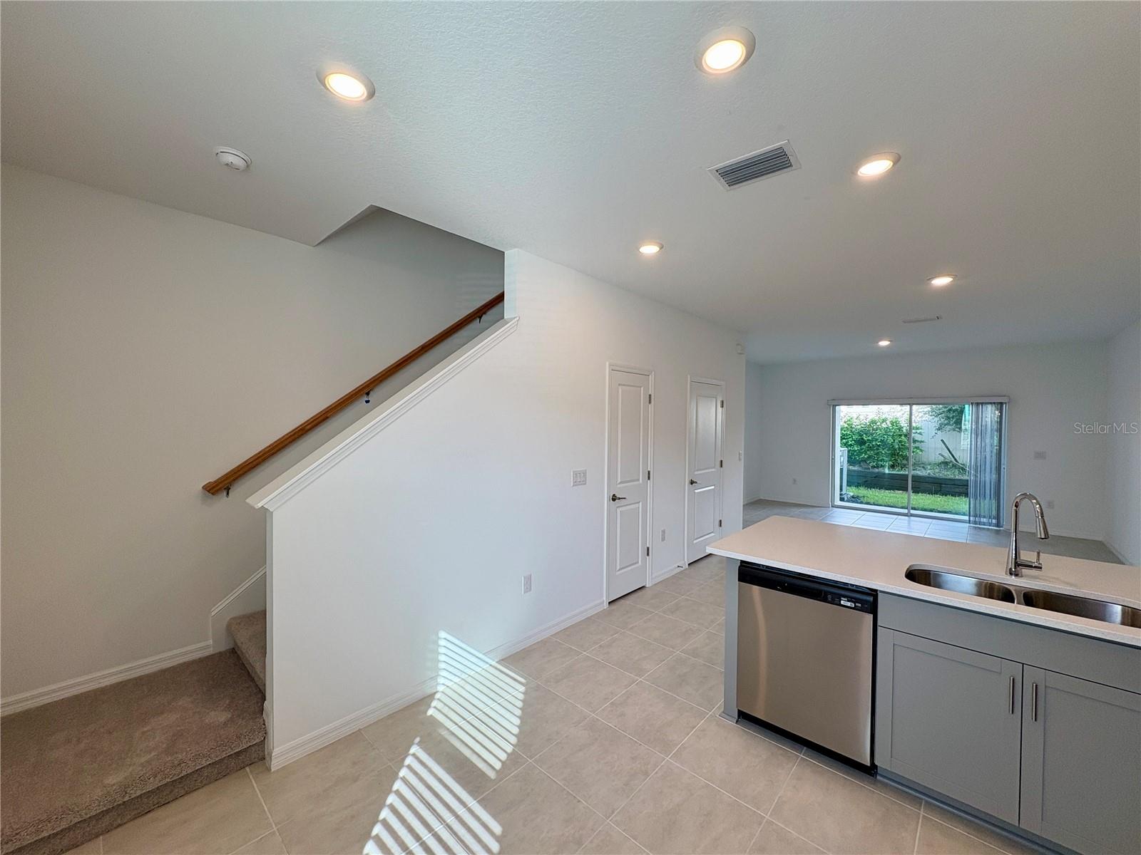 Image 6 of 23 For 8584 Daybreak Street