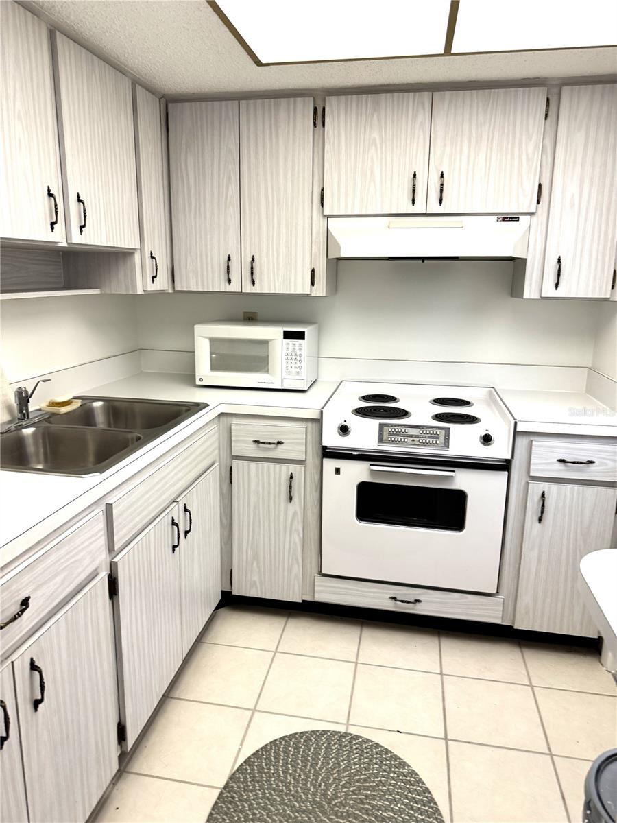 Image 6 of 26 For 6003 Coral Way 151