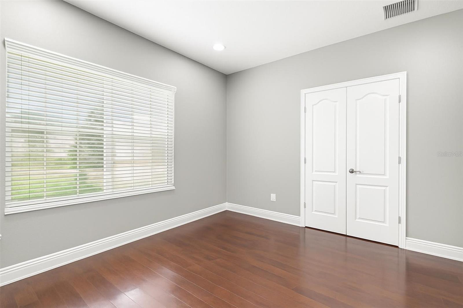 Image 5 of 87 For 12046 Forest Park Circle