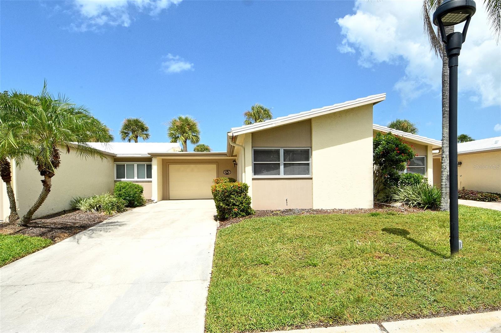 Image 4 of 70 For 143 Whispering Sands Drive V30